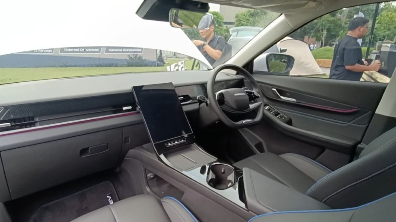 Ruang pengemudi Jaecoo J5 EV. (Foto: Adiantoro/NTV)