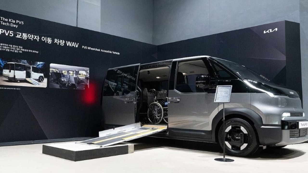 Kia Corp., menunjukkan varian model PV5 yang dapat diakses kursi roda. (Foto: Istimewa via Yonhap)