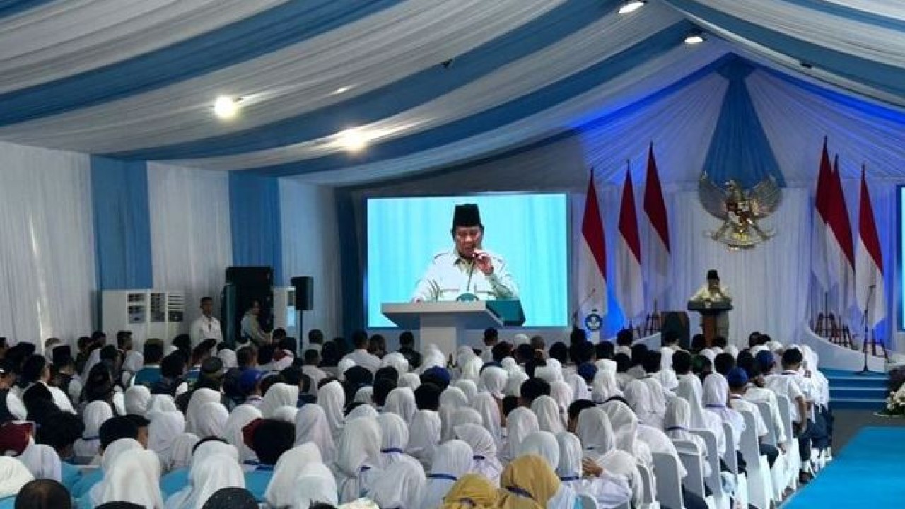 Presiden Prabowo Subianto di SMPN 4 Kota  Bekasi Presiden Prabowo Subianto di SMPN 4 Kota Bekasi (NTVnews.id)