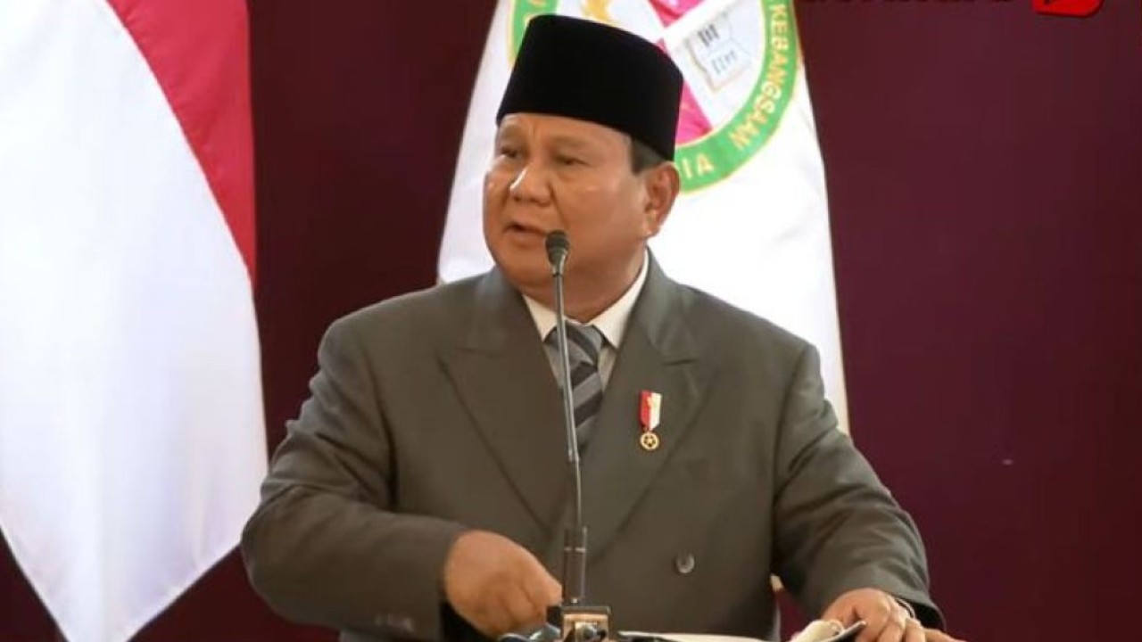Presiden Prabowo Subianto menghadiri kegiatan sidang senat terbuka wisuda 521 sarjana Universitas Kebangsaan Republik Indonesia (UKRI) di Trans Convention Centre, Kota Bandung, Jawa Barat, Sabtu 18 Oktober 2025. (Foto: Istimewa)