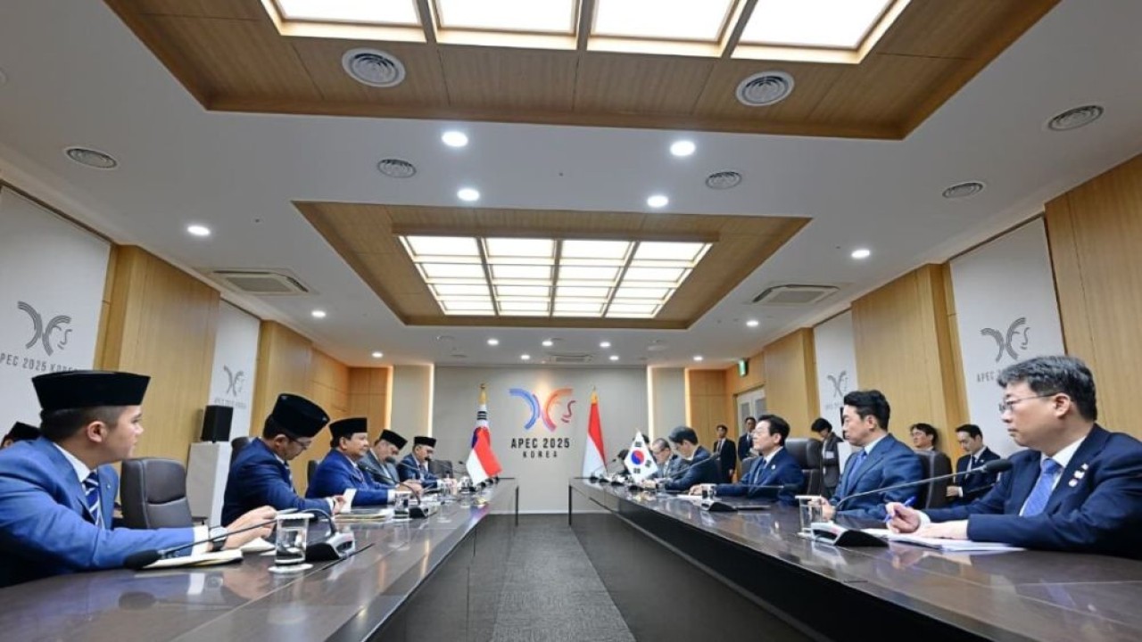 Presiden Prabowo Subianto melakukan pertemuan bilateral dengan Presiden Republik Korea Lee Jae Myung di Hwabaek International Convention Center (HICO), Gyeongju, pada Sabtu, 1 November 2025. (Foto: BPMI Setpres/Muchlis Jr)