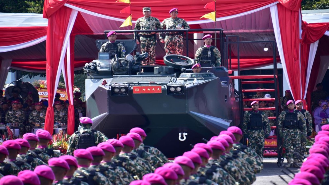 Panglima TNI Jenderal TNI Agus Subiyanto resmi dikukuhkan sebagai Warga Kehormatan Korps Marinir ke-49/Foto: Istimewa