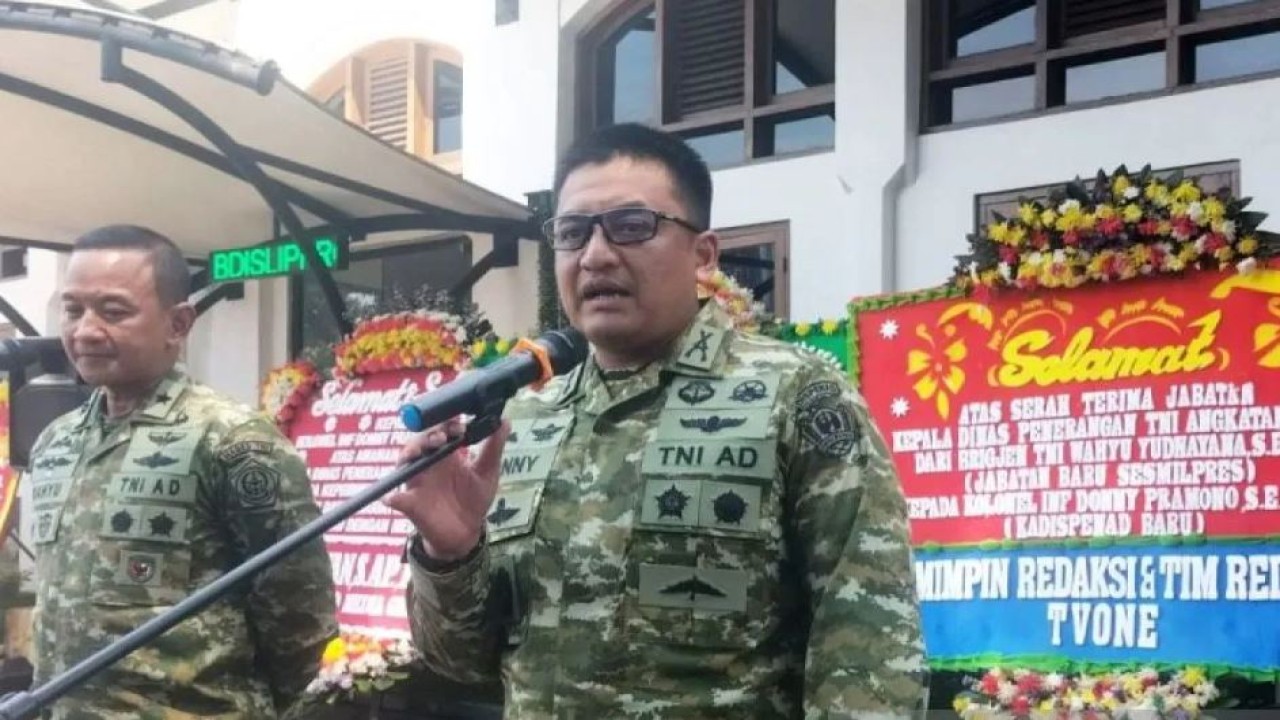 Kadispenad Kolonel Infanteri Donny Pramono di Mabes AD, Jakarta Pusat, Jumat (31/10/2025). ANTARA/Walda Marison/am.