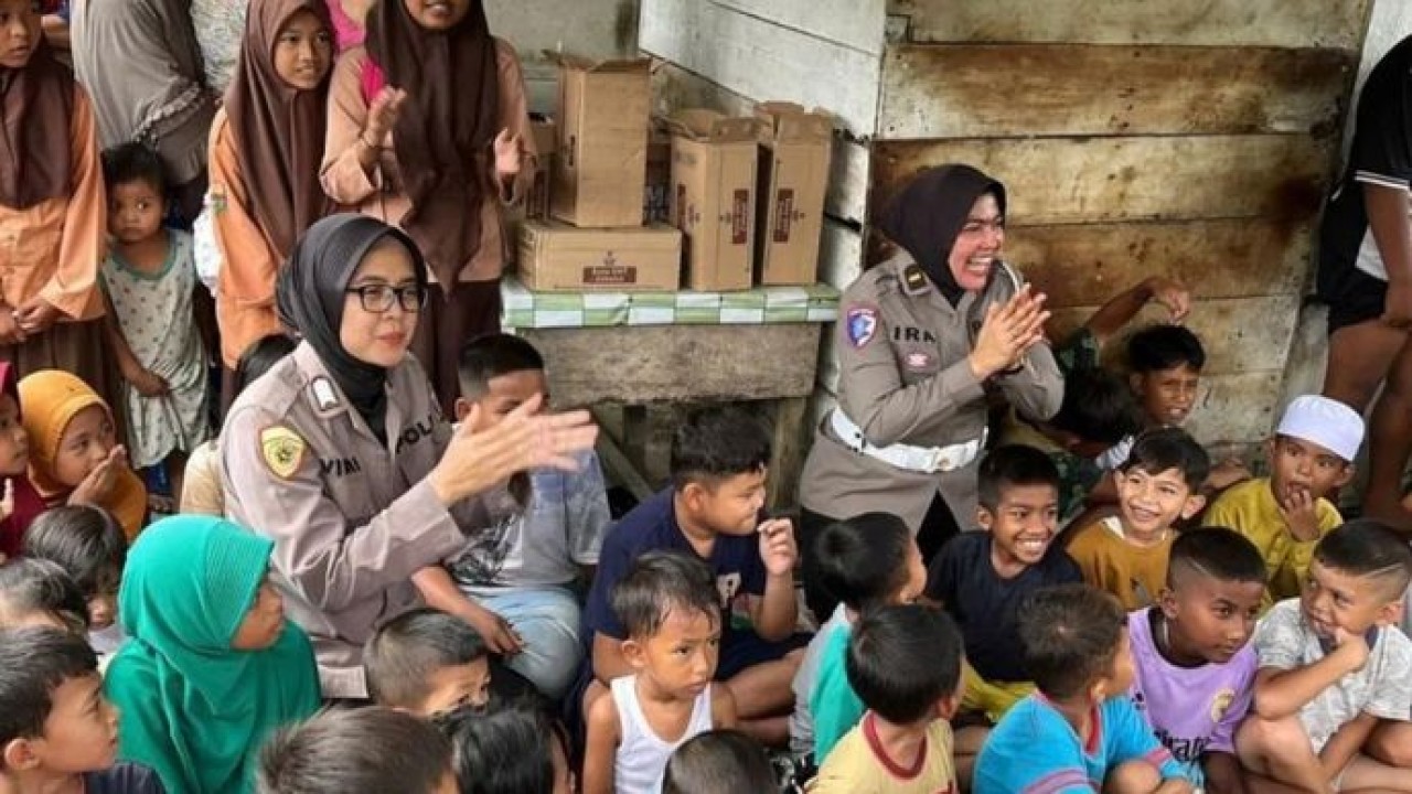 Personel Polwan Polres Langkat melakukan kegiatan (Antara)