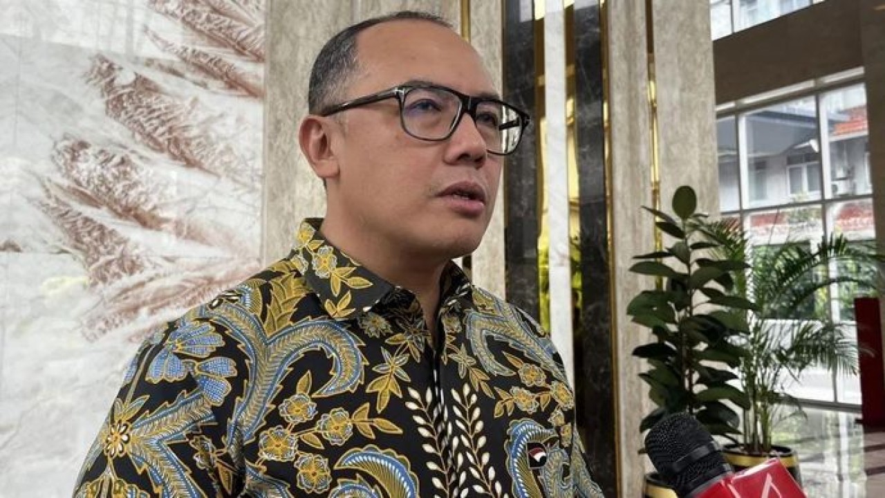 Chief Marketing Officer Danantara Asset Management Dendi Tegar Danianto memberikan keterangan di sela-sela PaDi Business Forum & Showcase 2025, di The Gade Tower Jakarta, Rabu 10 Desember 2025. ANTARA/Arnidhya Nur Zhafira. (Antara)