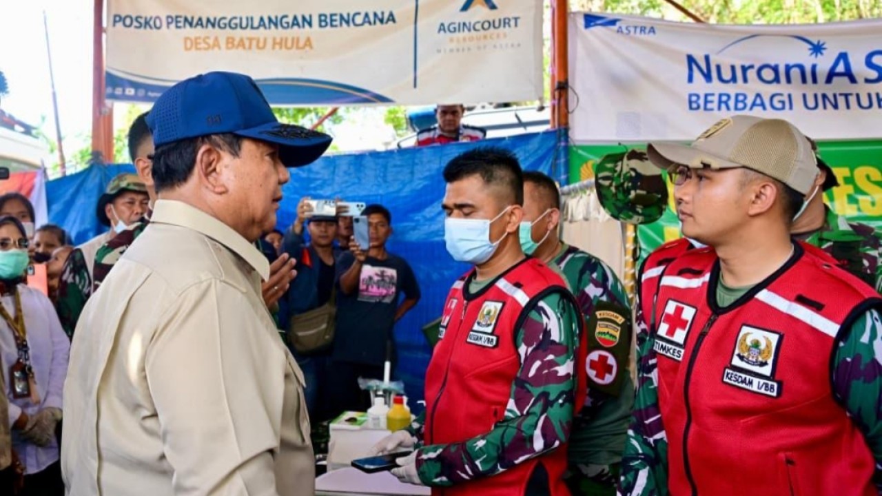 Prabowo cek langsung posko kesehatan warga di Batang Toru.