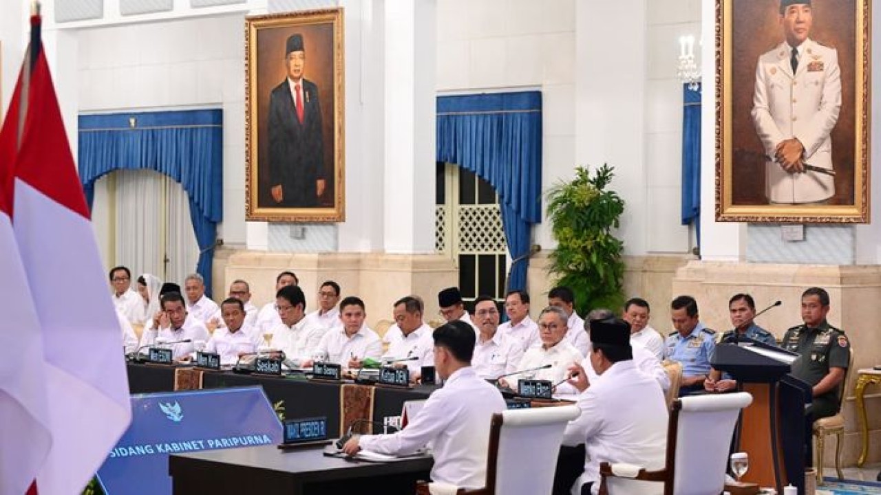 Presiden Prabowo Subianto pimpin langsung Sidang Kabinet Paripuna di Istana Negara (Setpres)