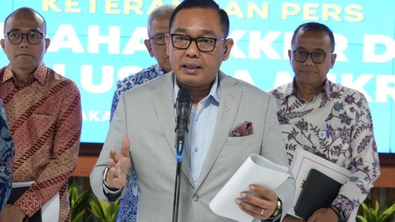 Wakil Menteri Investasi dan Hilirisasi/Wakil Kepala BKPM Todotua Pasaribu memberikan keterangan Pers di Kantor Kementerian Investasi dan Hilirisasi/BKPM, Jakarta, pada Selasa, 24 Februari 2026. (Humas BKPM)