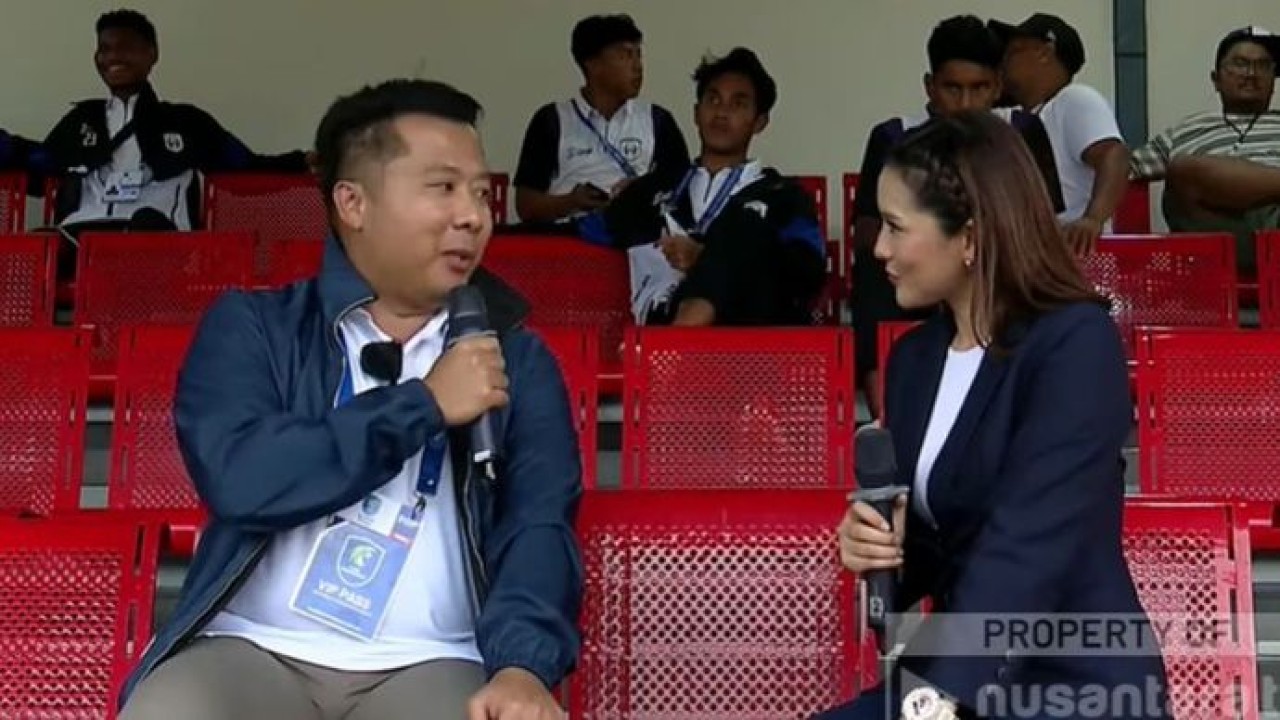 Direktur Utama Nusantara TV, Randy Tampubolon (kiri)