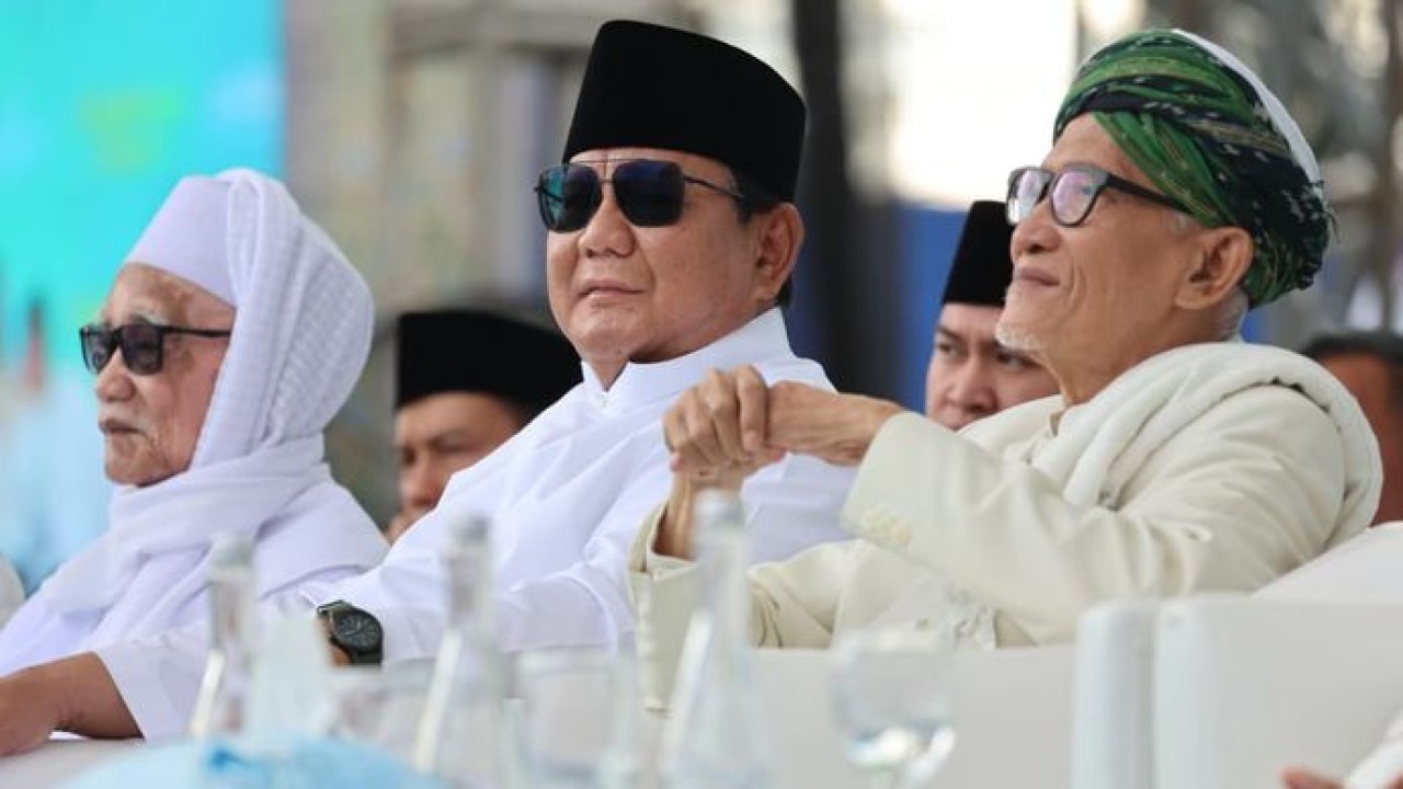 Presiden RI Prabwo Subianto bersama para Kiai/ist