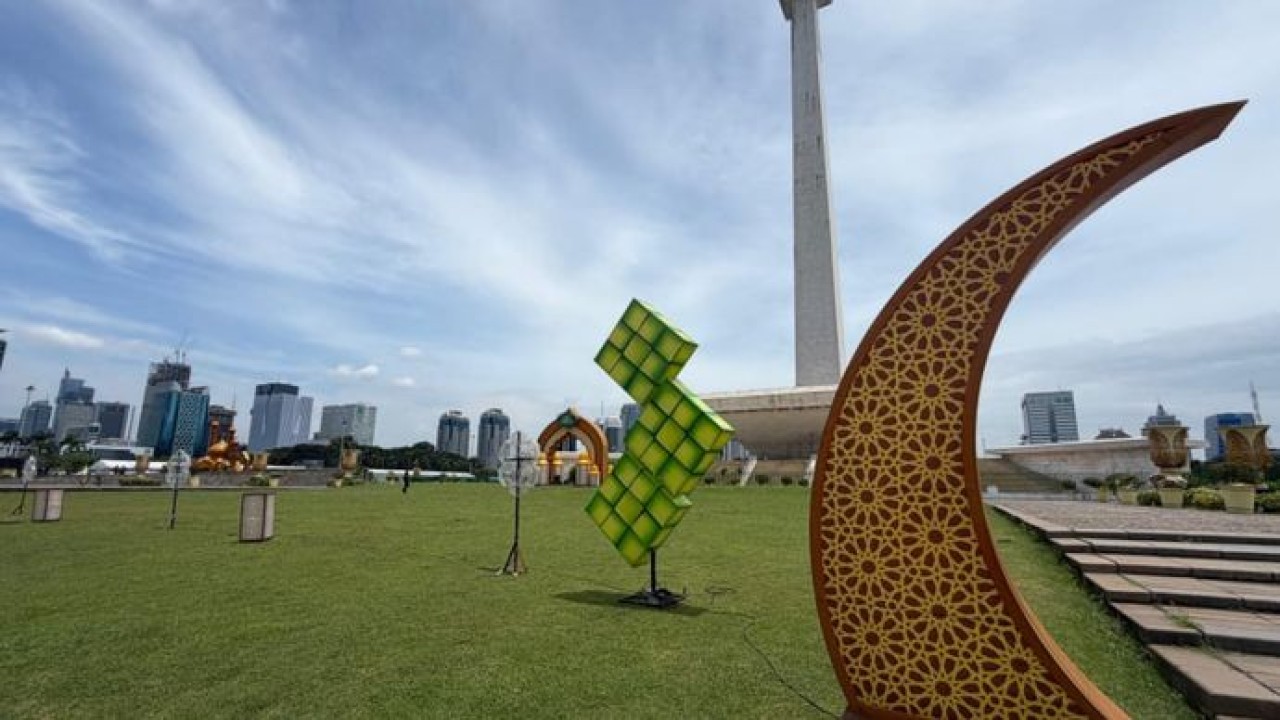 Bazar dan hiburan rakyat bagi masyarakat di kawasan Monumen Nasional (Monas), Jakarta (Istimewa)