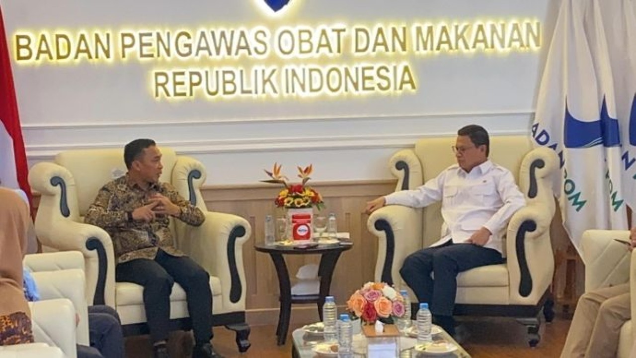 Wihaji (Menteri Kependudukan dan Pembangunan Keluarga) Taruna Ikrar (Kepala BPOM) (NTVNews)