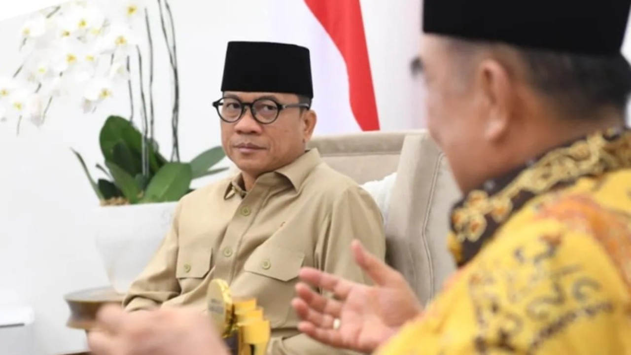 Menteri Desa dan Pembangunan Daerah Tertinggal (Mendes PDT) Yandri Susanto menerima audiensi Bupati Tanggamus, Lampung Moh. Saleh Asnawi di kediamannya di Jakarta Barat, Rabu (1/4/2026). ANTARA/HO-Humas Kemendes PDT. (Antara)