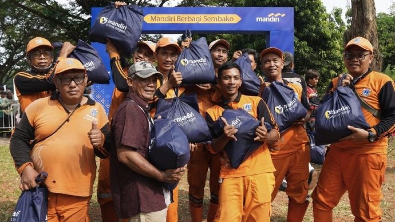 Hadir sebagai agen pembangunan, Bank Mandiri sukses salurkan lebih dari 28.000 paket sembako nasional 12–20 Mei 2026. (Istimewa)