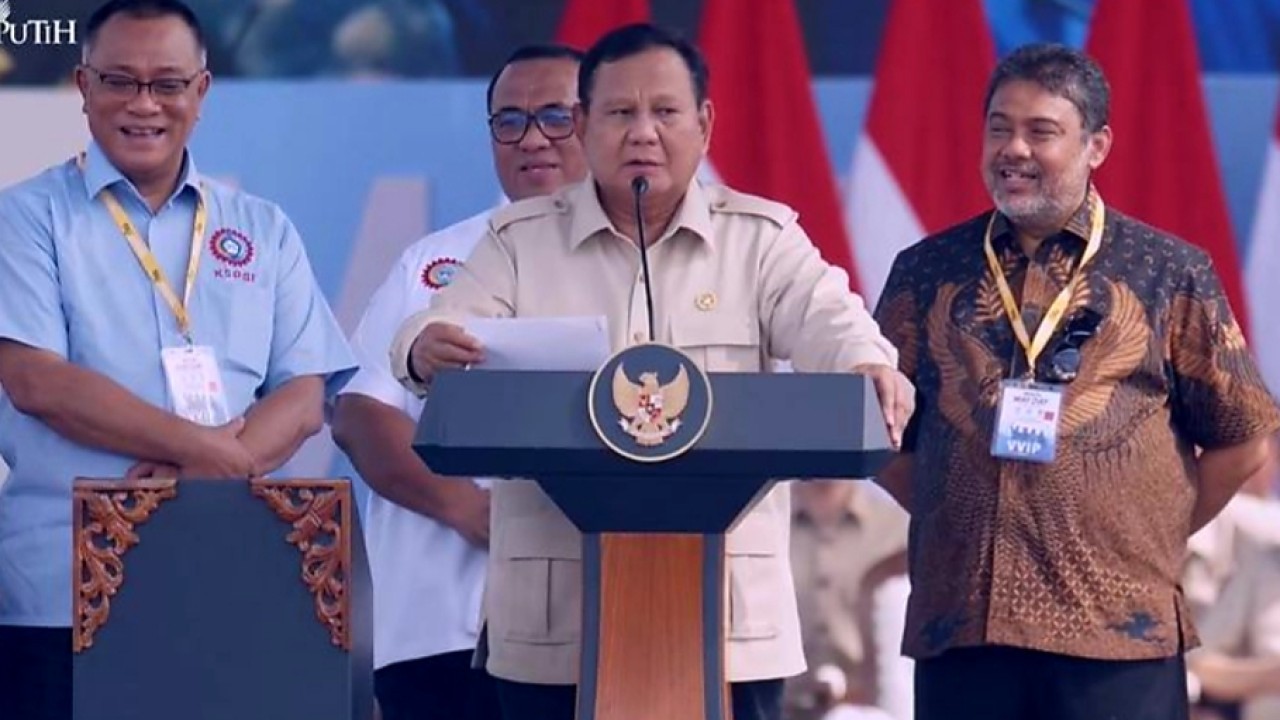 Tangkapan layar - Presiden Prabowo Subianto berpidato pada puncak Peringatan Hari Buruh Internasional 2026 atau May Day di kawasan Monumen Nasional, Jakarta Pusat, Jumat (1/5/2026). (Foto: ANTARA/Youtube Sekretariat Presiden)