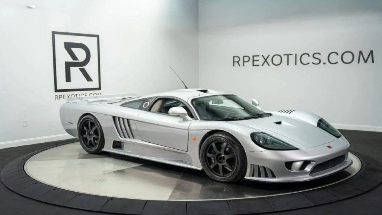 Salah satu unit langka Saleen S7 menjadi sorotan setelah muncul di pasar jual-beli mobil eksotis. (Foto: Istimewa via Carscoops)