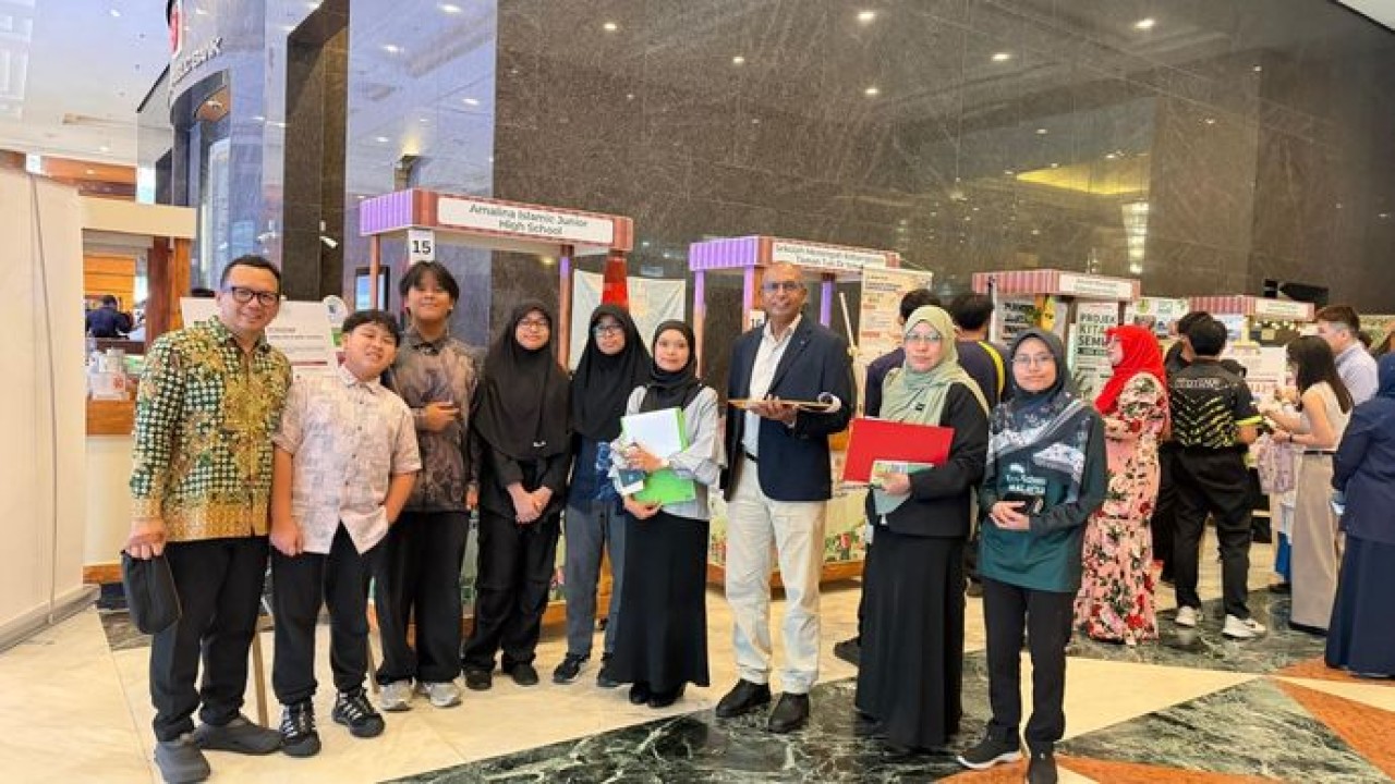 Pelajar Indonesia sabet juara Education for Sustainable Development di Malaysia