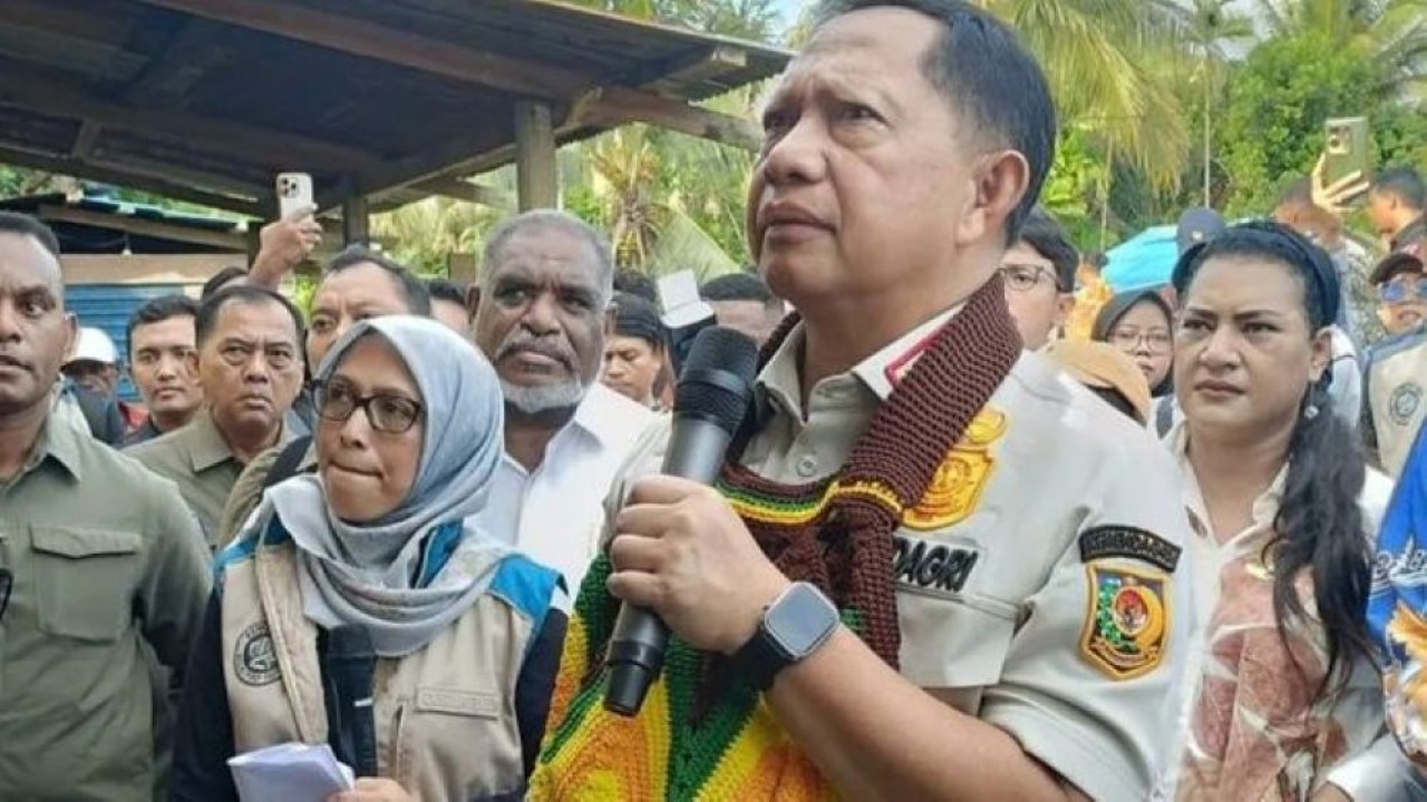 Menteri Dalam Negeri (Mendagri) Muhammad Tito Karnavian di Kampung Mosso, Jayapura, Papua, Minggu, 22 Juni 2026. (Foto: Antara)