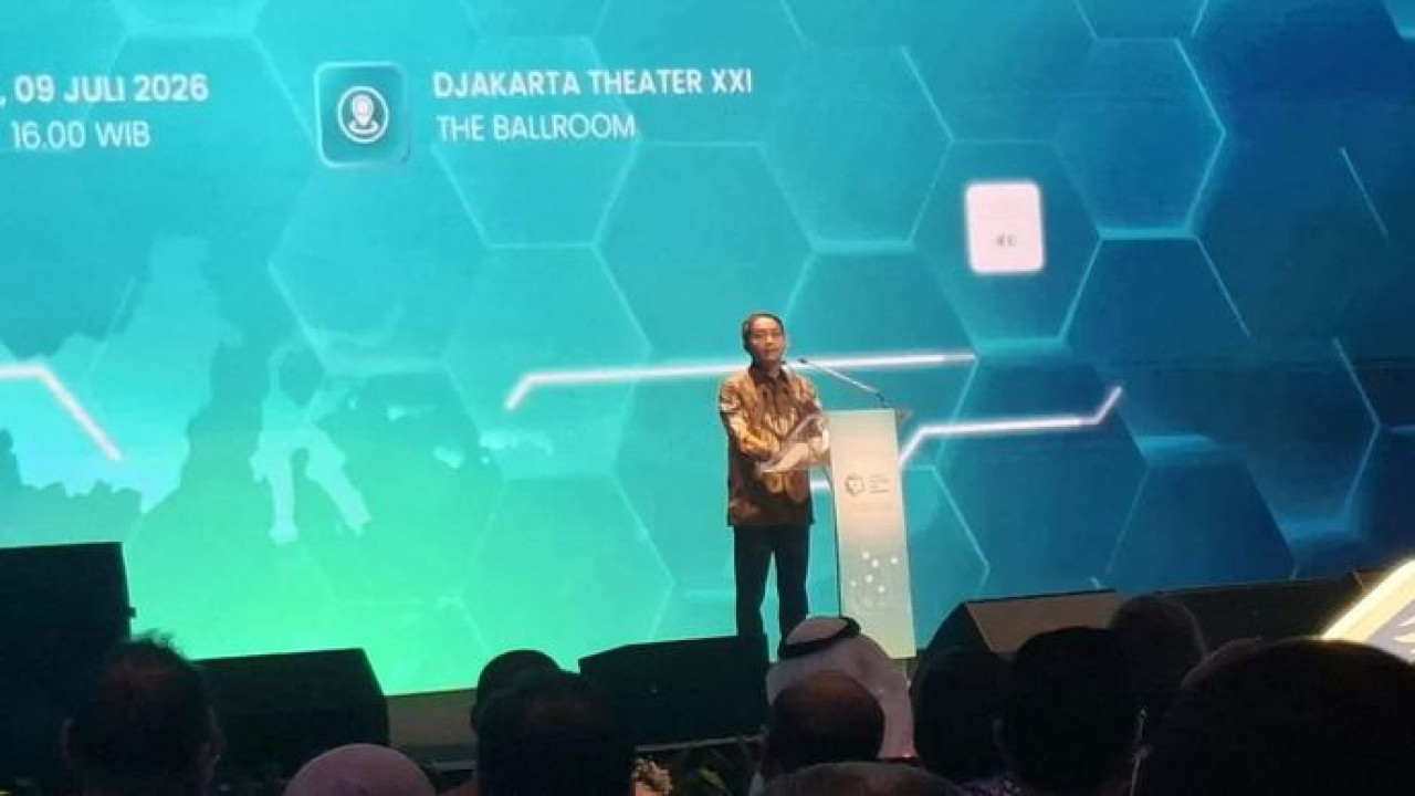 Menteri Kehutanan Raja Juli Antoni menyampaikan sambutan dalam peluncuran Sistem Registri Unit Karbon (SRUK) di Jakarta, Kamis, 9 Juli 2026. (Antara)