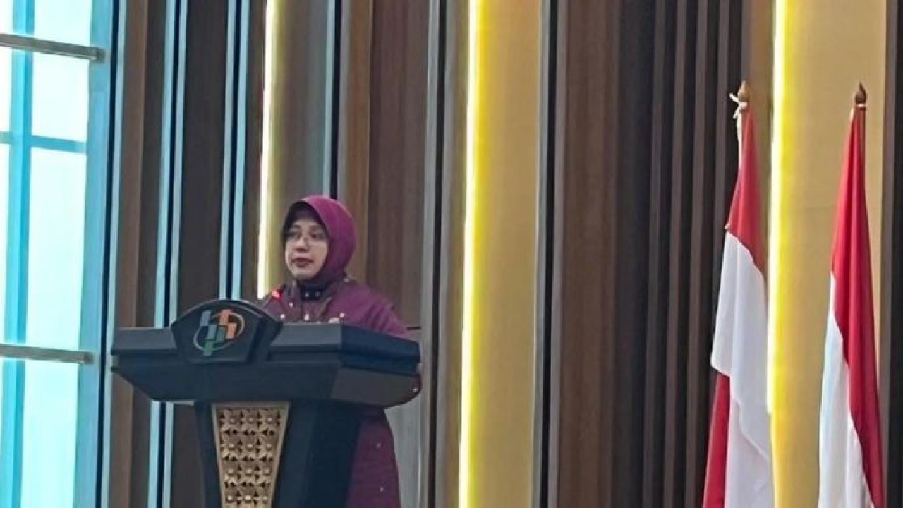Kepala BPS Amalia Adininggar Widyasanti saat rilis hasil survei Indeks Kepuasan Layanan Haji Indonesia (IKLHI) di Gedung BPS, Jakarta (Antara)