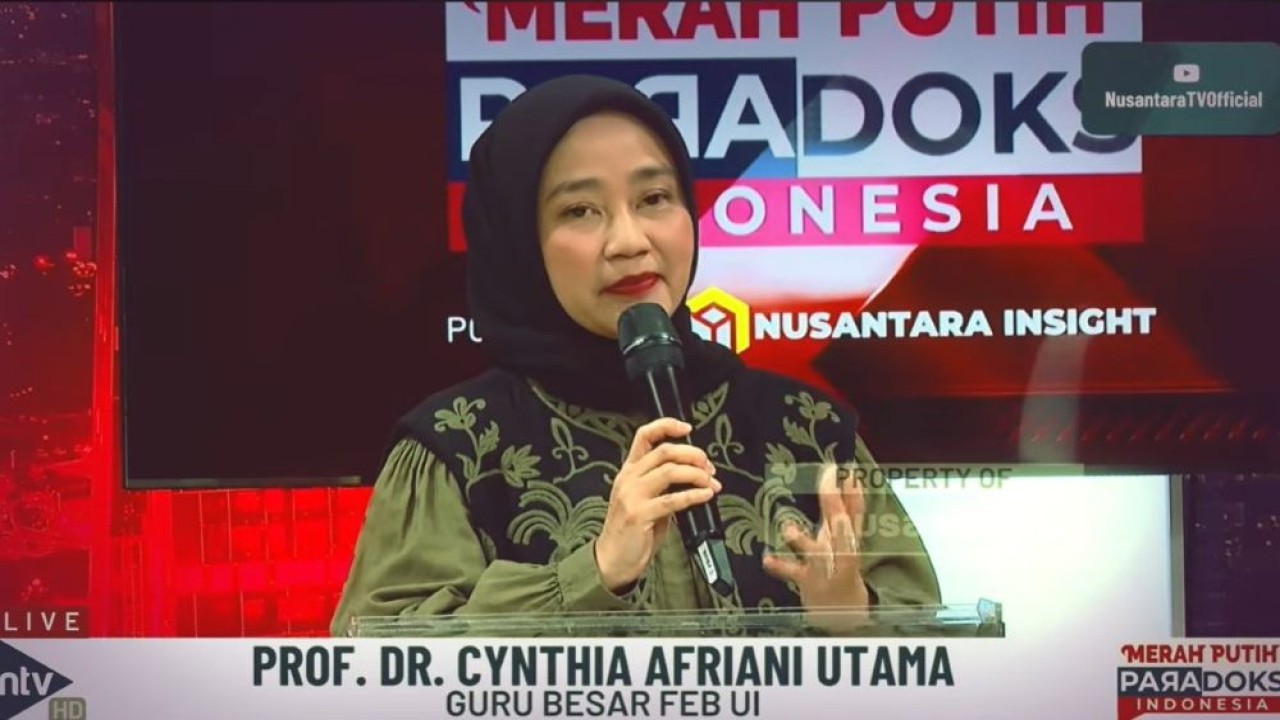 Guru Besar Fakultas Ekonomi dan Bisnis Universitas Indonesia (FEB UI), Prof. Cynthia Afriani Utama saat menjadi narasumber dalam program "MERAH PUTIH" di Nusantara TV, Jumat (23/10/2026).